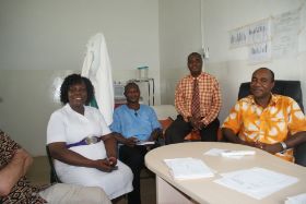 139 staf ziekenhuis Abura Dunkwa.JPG